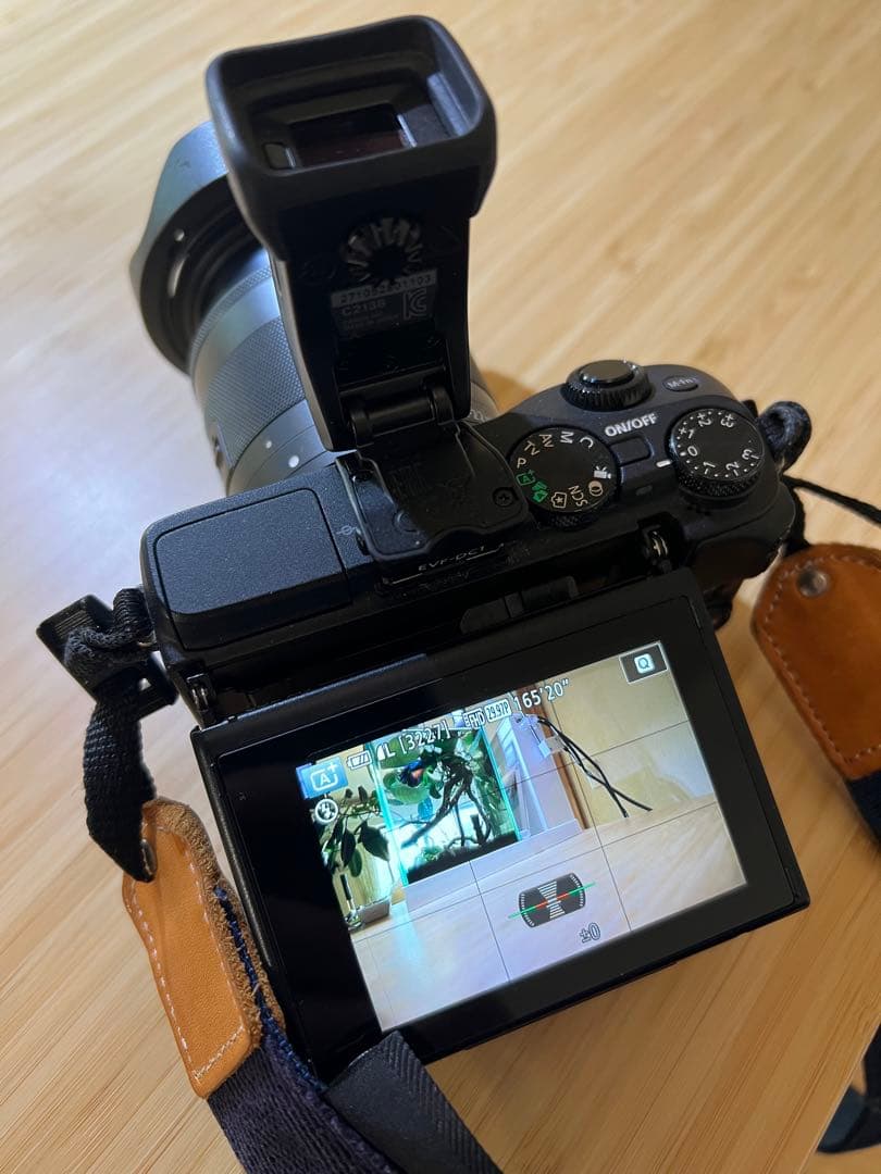 Canon EOS M3 レンズ3本、電子ビューファインダー付き