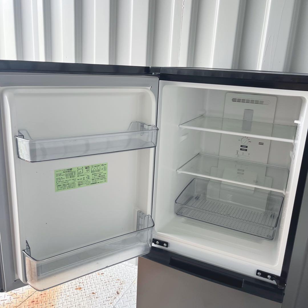 207取付無料！高性能SHARP 2022年製 スタイリッシュブラック冷蔵庫