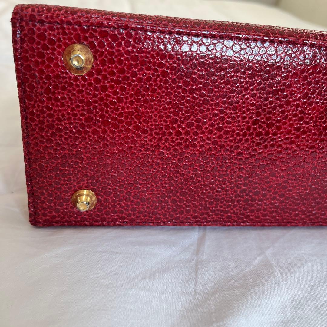 イタリア　レザー　ハンドバッグ　金具付き　ワンハンドル　ハイクラス　高級　本革