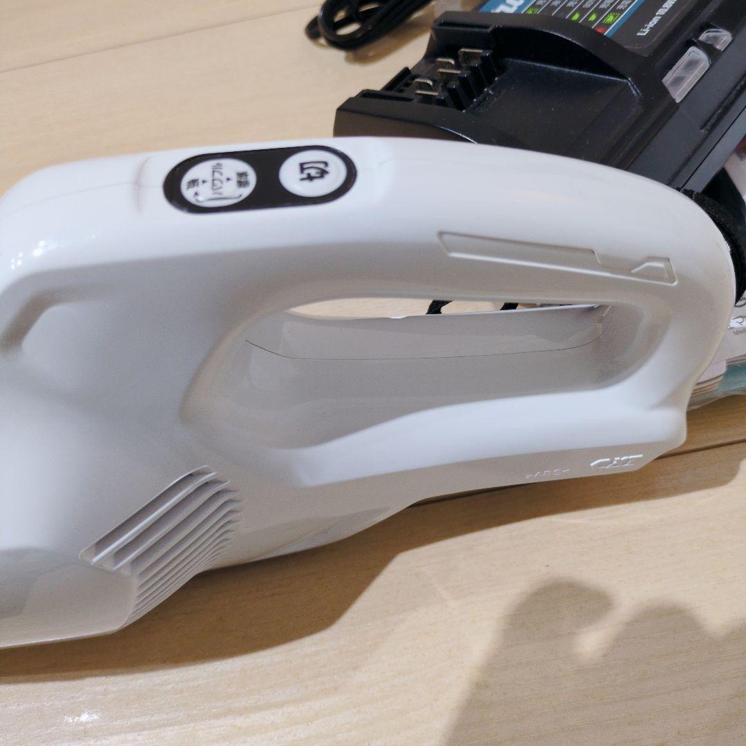 Makita CL107FDSHW 掃除機 バッテリー・充電器・紙パック30付