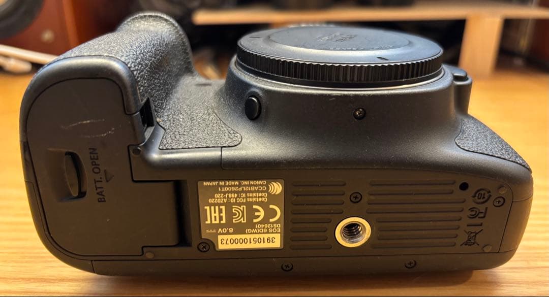 Canon EOS 6D デジタル一眼レフカメラ　フルサイズ