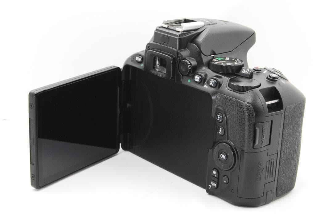 Nikon D5500 一眼レフカメラ シングルレンズ スマホに転送機能搭載