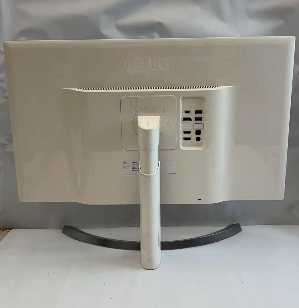 LG 27UD88-W 27インチモニター 4Kディスプレイ