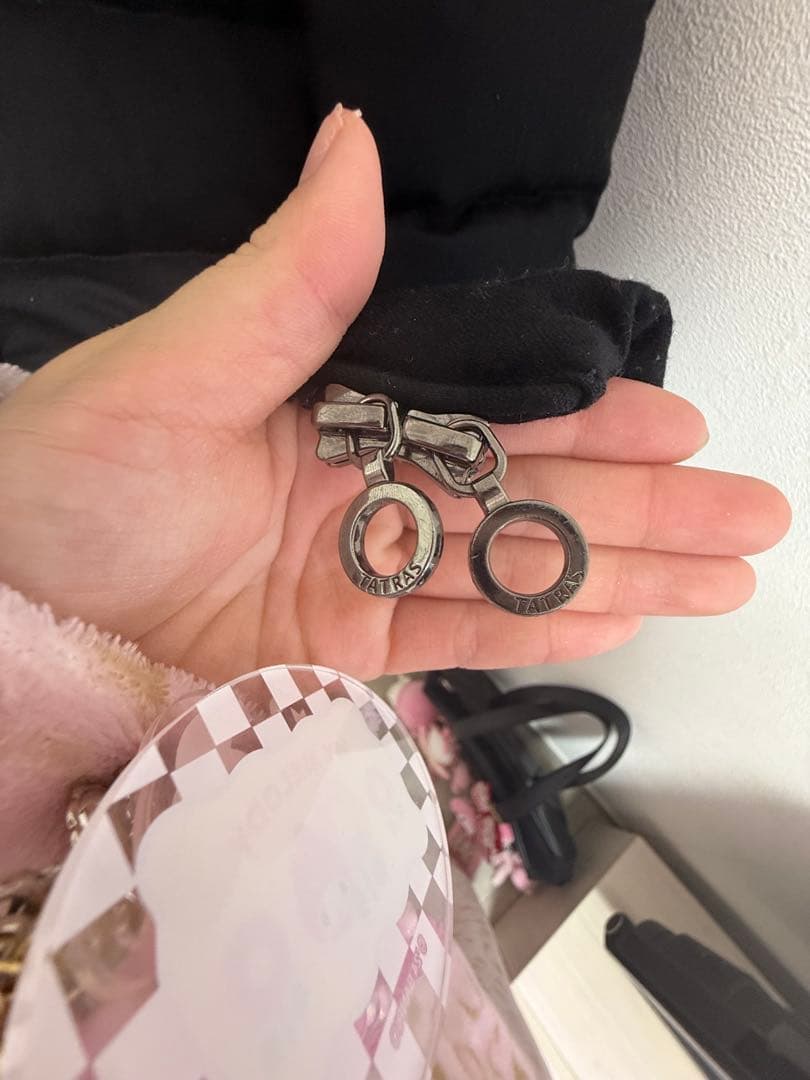 TATRAS 黒 ダウンジャケット フード付き