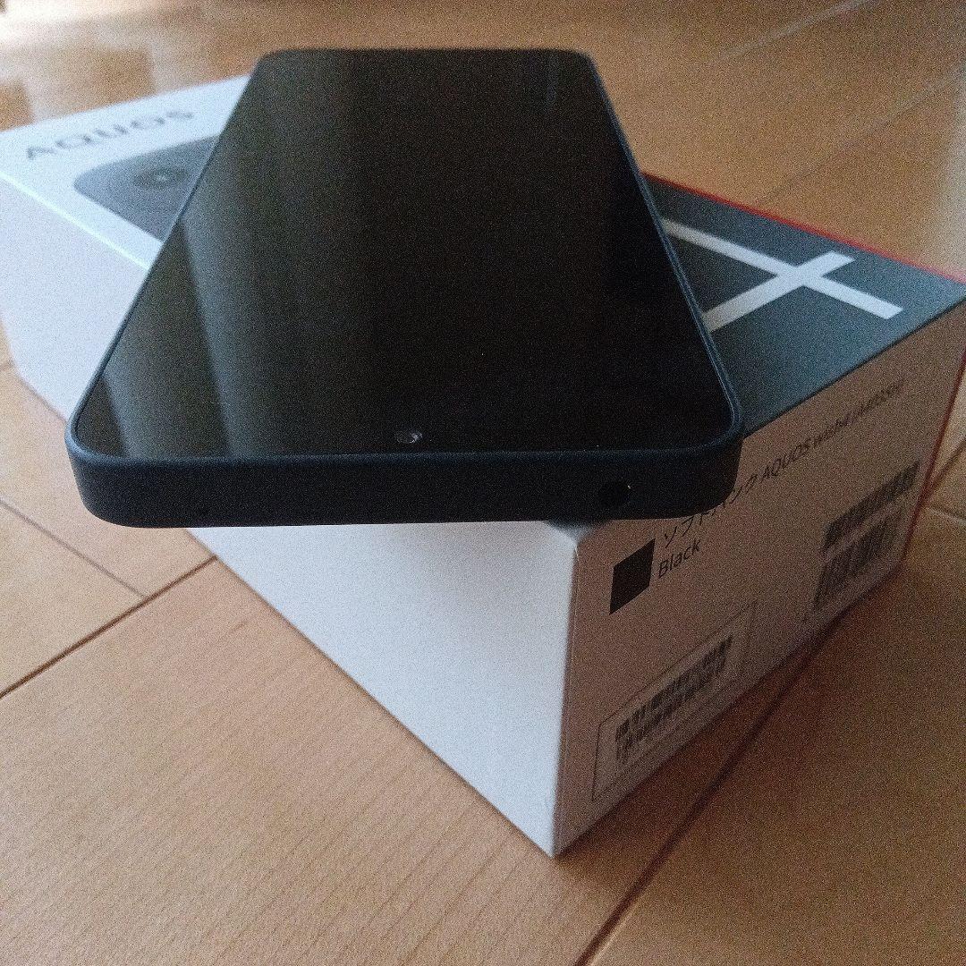 AQUOS wish 4 ブラック 待受 · 未使用に近い、箱付き送料込!!