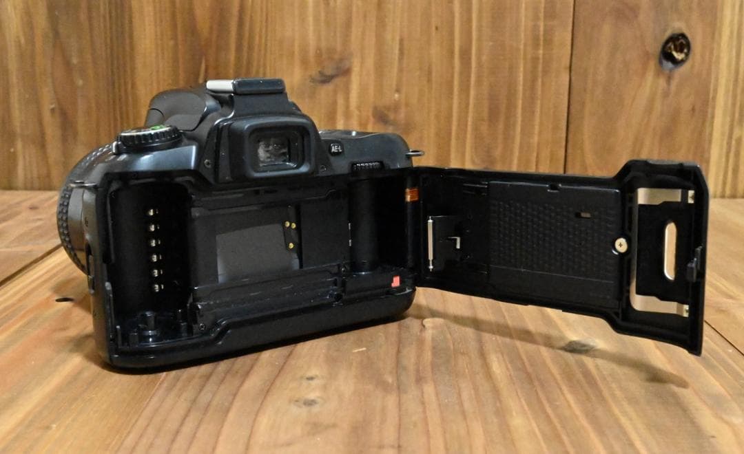 【新生活応援値下げ！】Nikon F80D＋標準レンズ+ストラップ新品