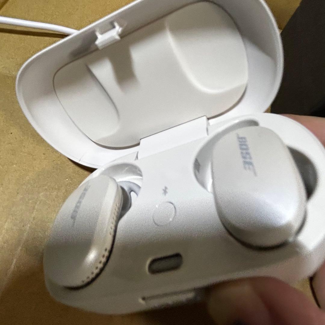 白ボーズ BOSE QUIETCOMFORT EARBUDS ワイヤレスイヤホン
