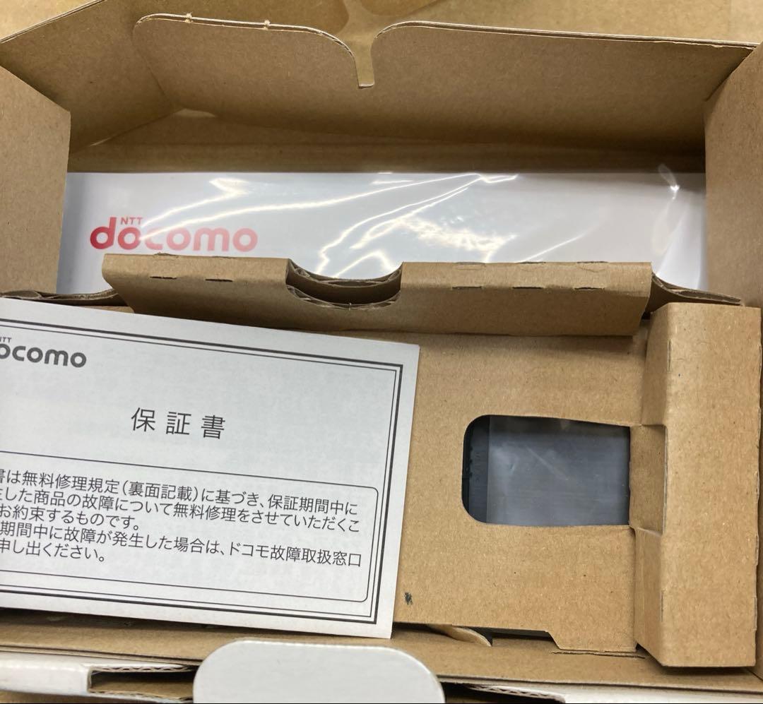 ★新品★docomo P-01F ブラック 携帯電話　パナソニック