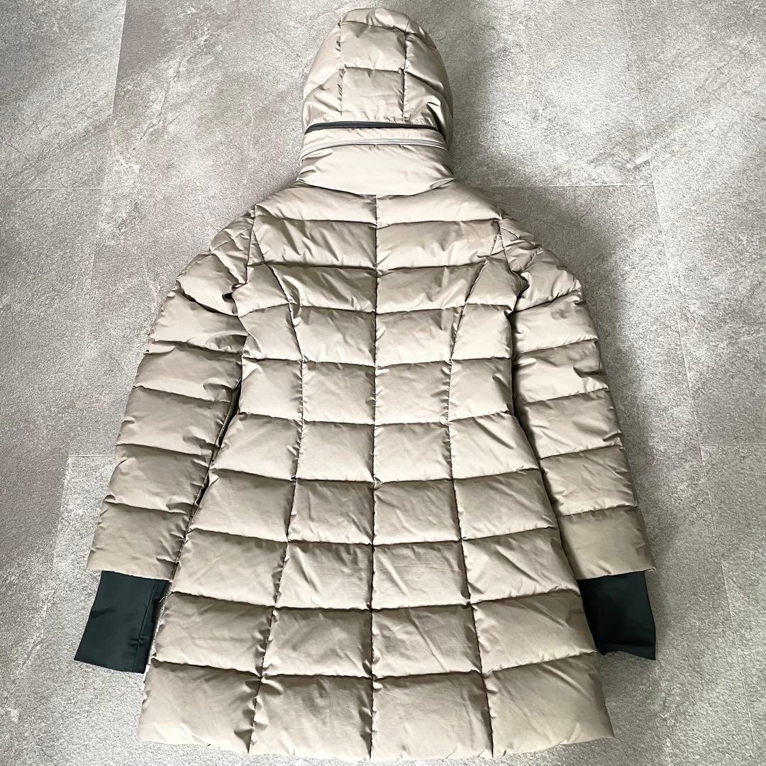 美品★ヘルノラミナー　ゴアテックス　ダウンコート　レディース　グレージュ系　38