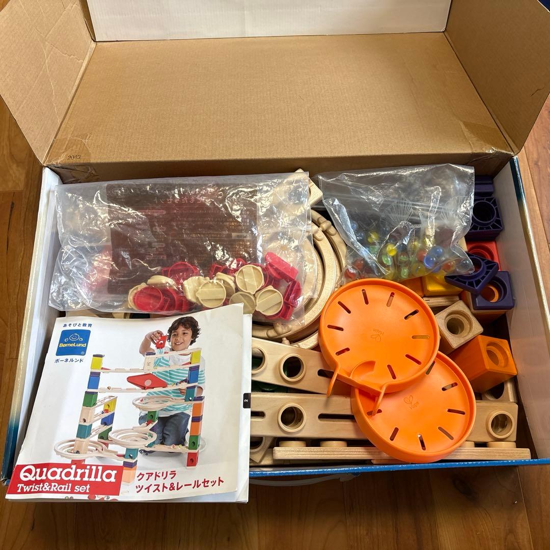 クアドリラ　Quadrilla Twist & Rail set 134ピース