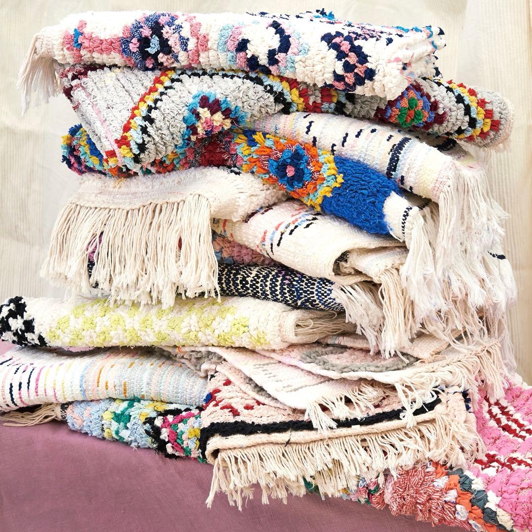 【最終値下げ】ボシャルウィットラグ(ピンク凸凹菱形紋様)