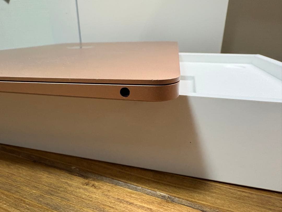 MacBook Air 2020 M1 8GB 256GBバッテリー容量94%