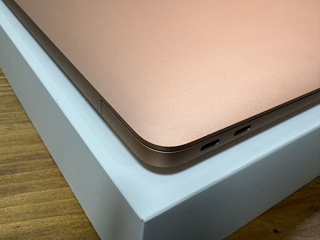 MacBook Air 2020 M1 8GB 256GBバッテリー容量94%