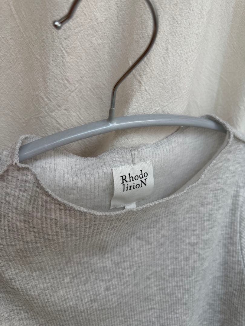 RhodolirioN リブレースカットソー