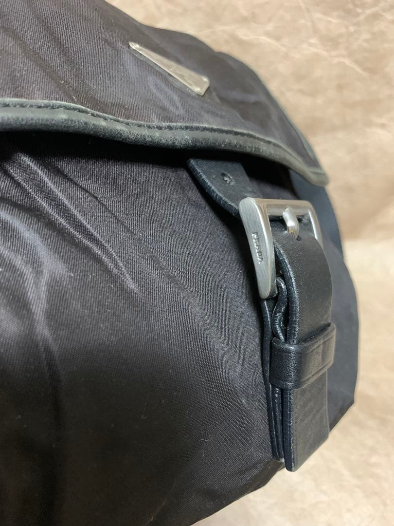 PRADA ナイロン　ショルダーバッグ　ブラウンカラー