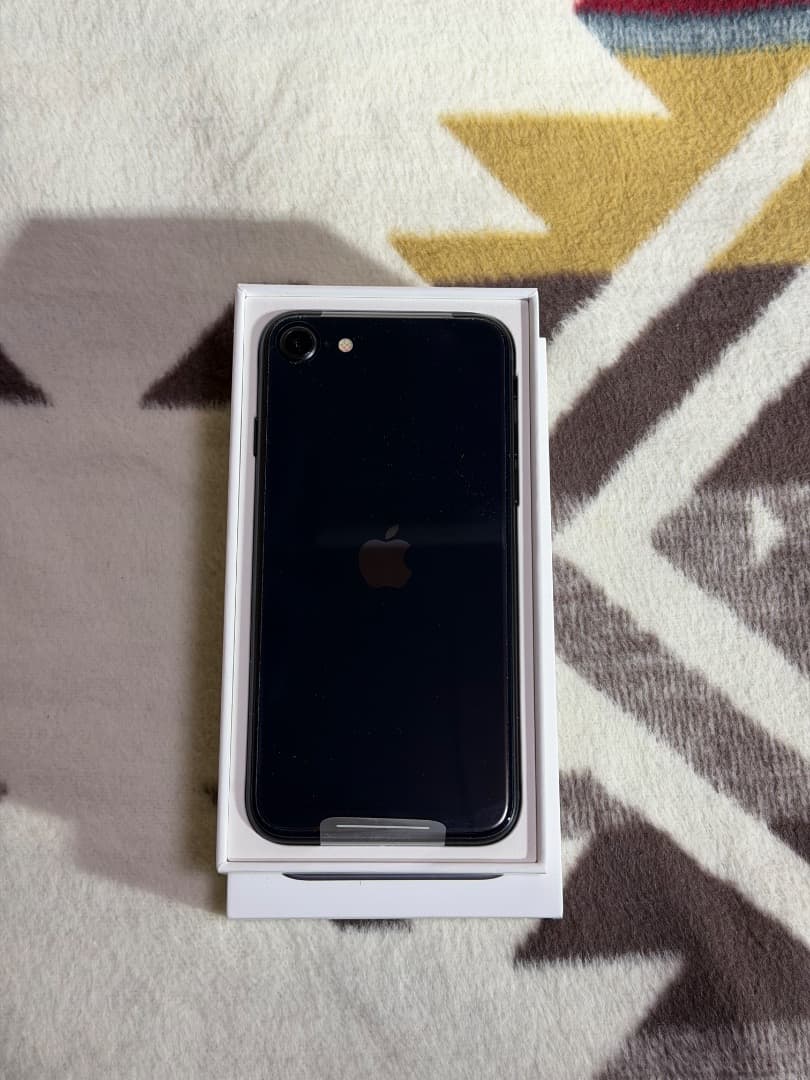 iPhone SE3 第3世代 64GB ミッドナイト 未使用バッテリー100％