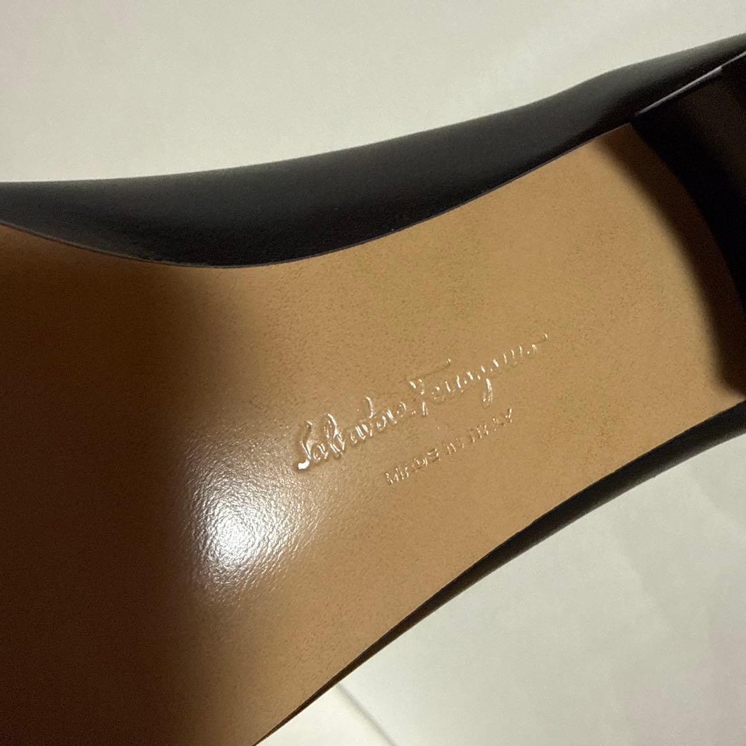 【新品未使用】フェラガモ ヴァラリボン パンプス VARA サイズ6