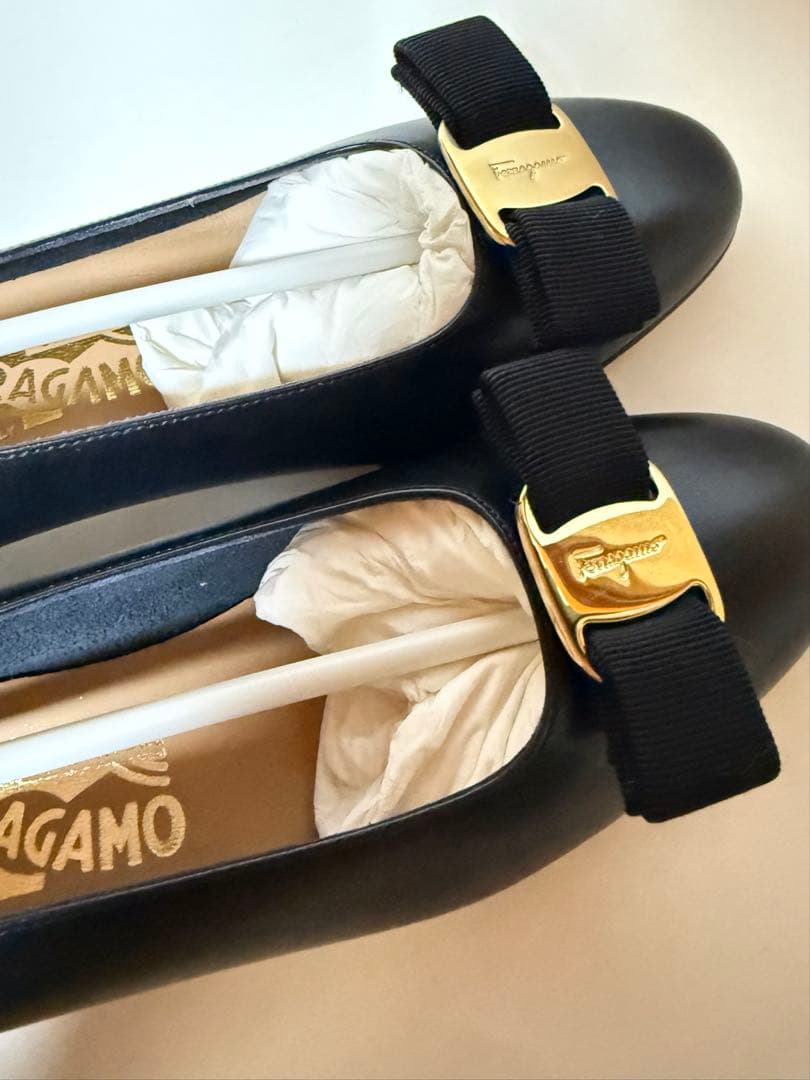 【新品未使用】フェラガモ ヴァラリボン パンプス VARA サイズ6