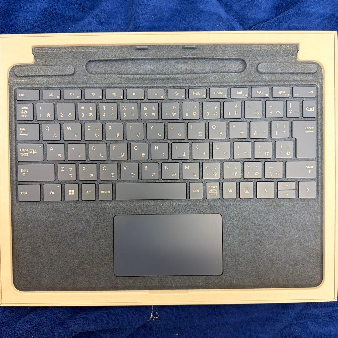 キーボード Microsoft Surface Pro Signature Keyboard