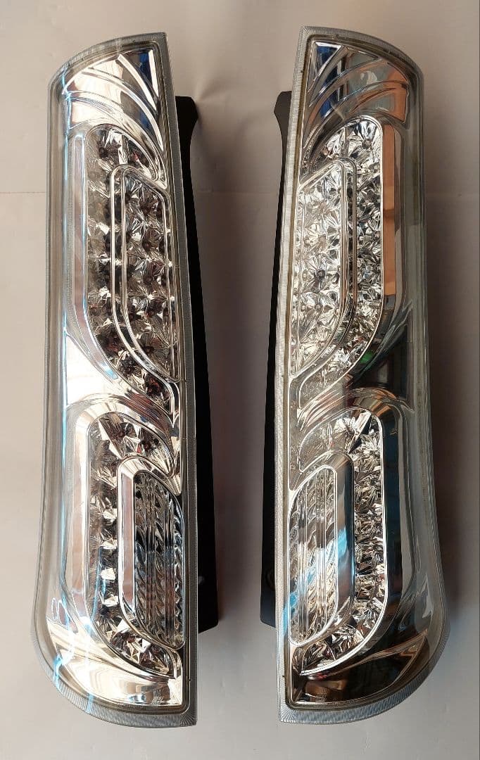 LEDテールライト クリア/パレット/ルークス