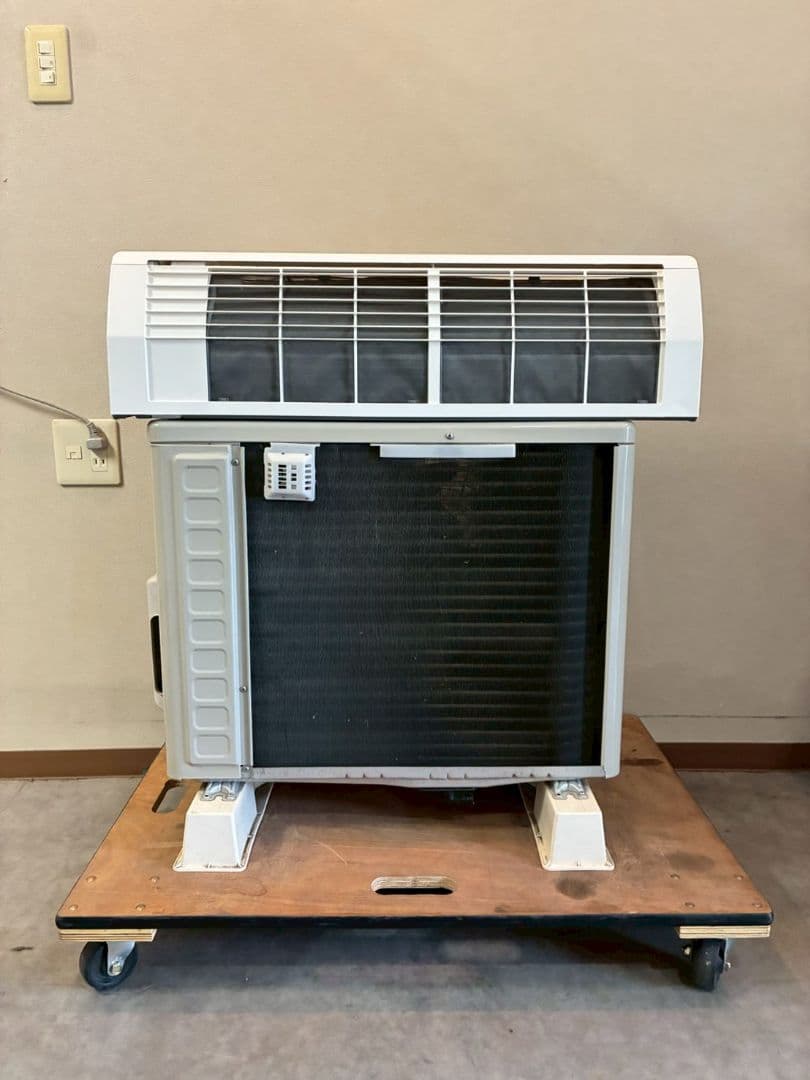 2059 日立【RAS-D22M (W)】2022年製 6畳 エアコン 中古