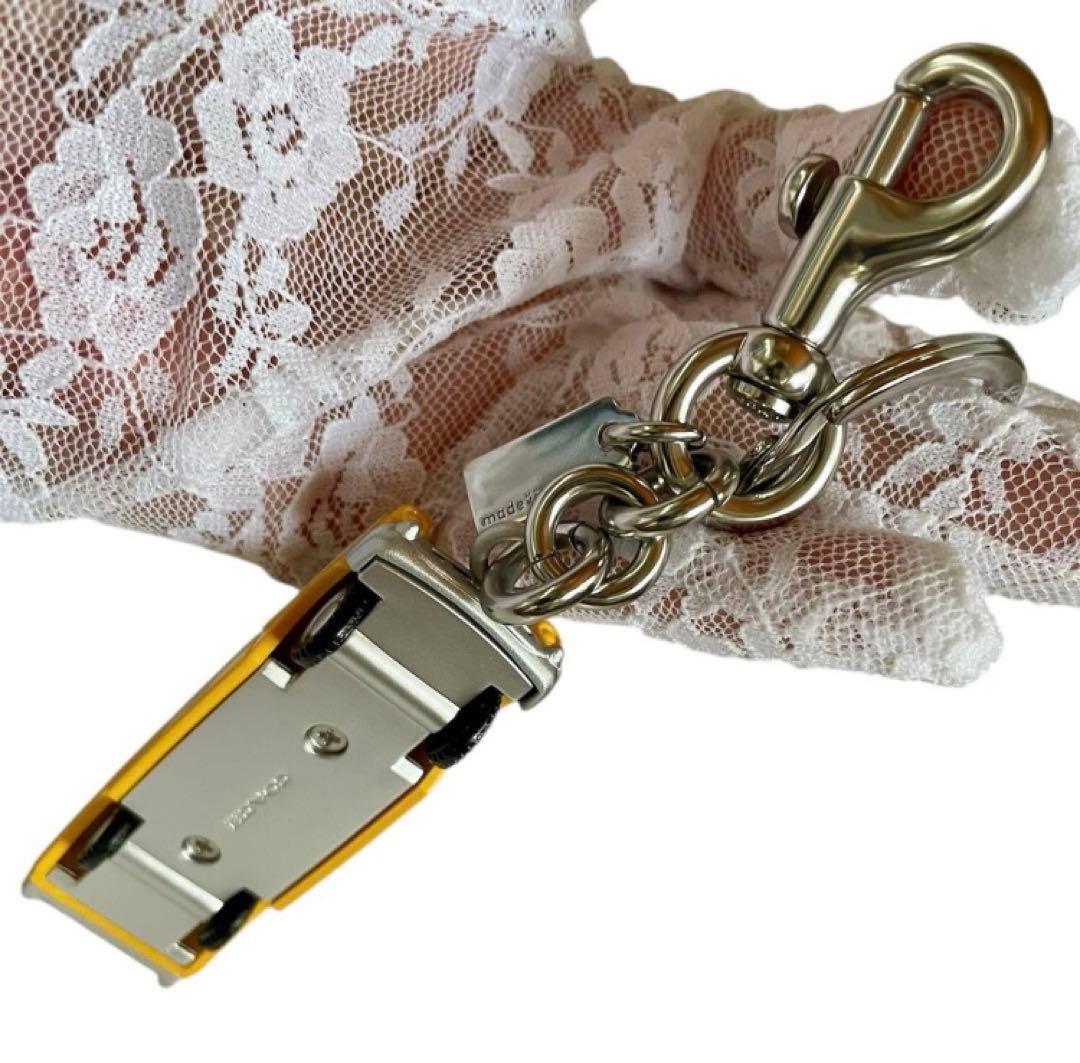 希少 COACH スモールタクシー キーホルダー バッグチャーム　オンライン完売