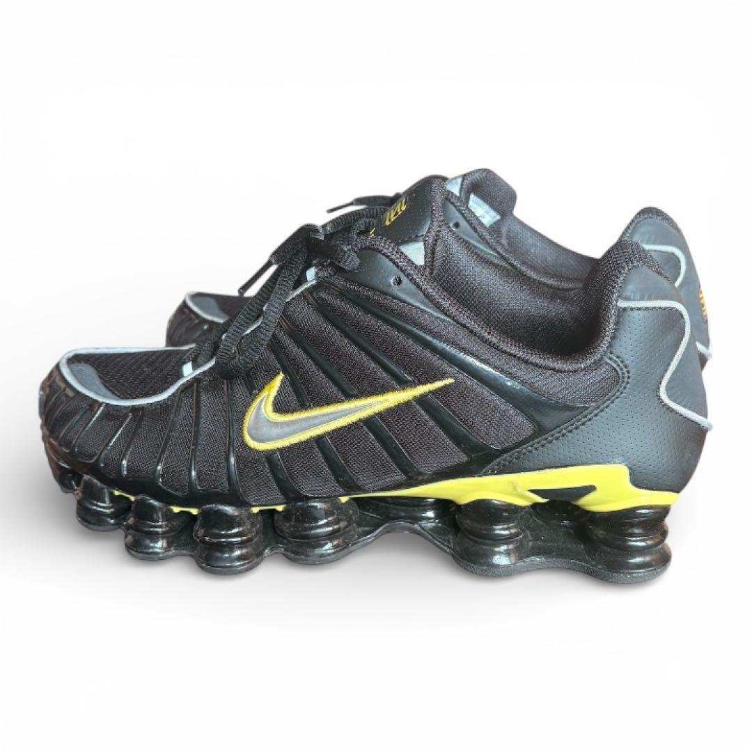 Nike Shox ブラック/イエロー スニーカー