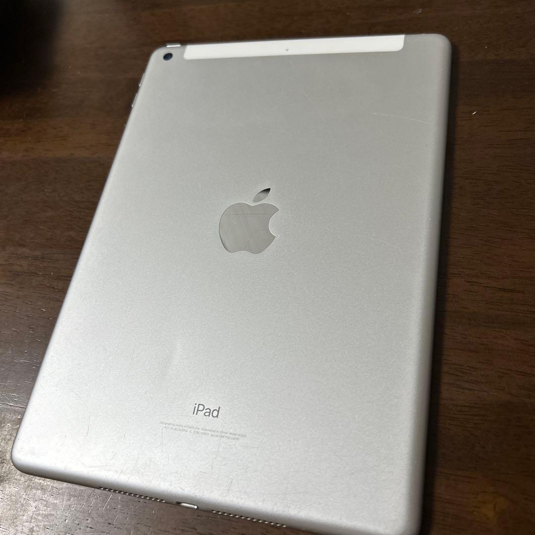 【ケース付き】 iPad 無印　六世代　セルラーモデル　シルバー