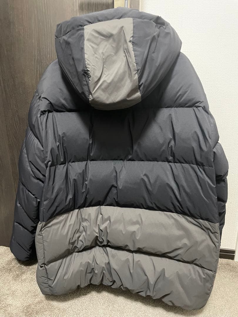 NB GREY カラーブロックダウンジャケット