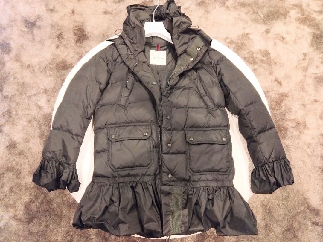 MONCLER　モンクレール フリル　ダウンジャケット カーキ　サイズ0