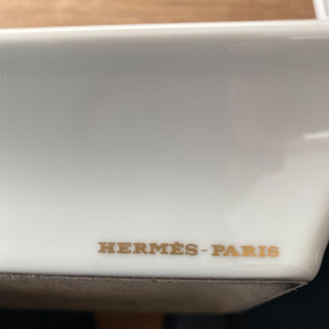 HERMÈS 陶器製灰皿 鳥のデザイン
