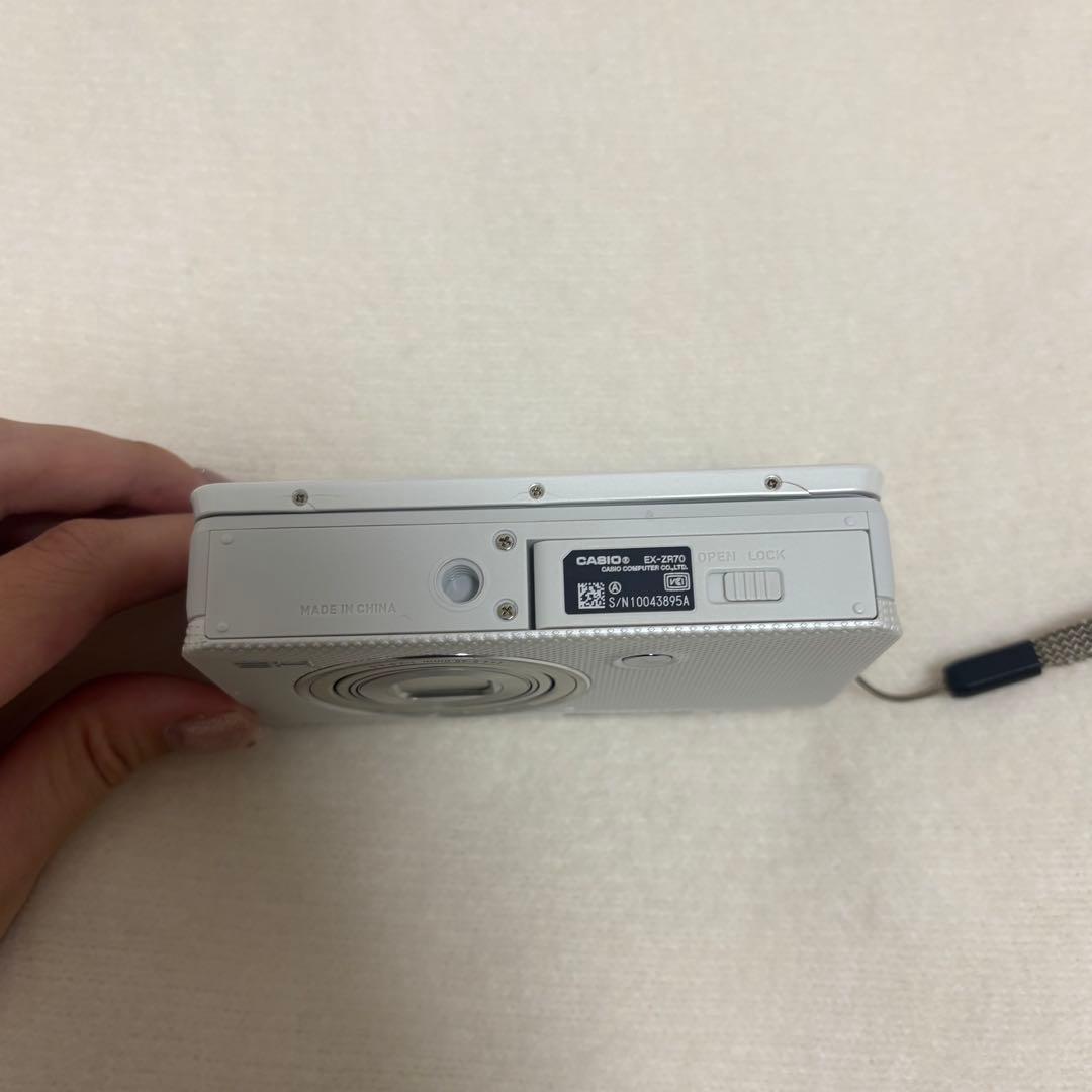 CASIO EX-ZR70 ホワイト コンパクトデジタルカメラ