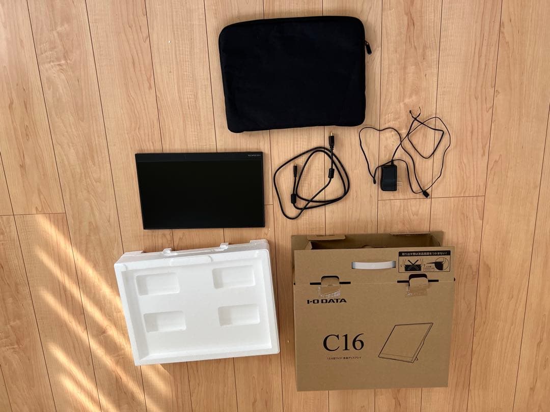 モバイルディスプレイ　15.6型　i-o DATA LCD-CF161XDB-M