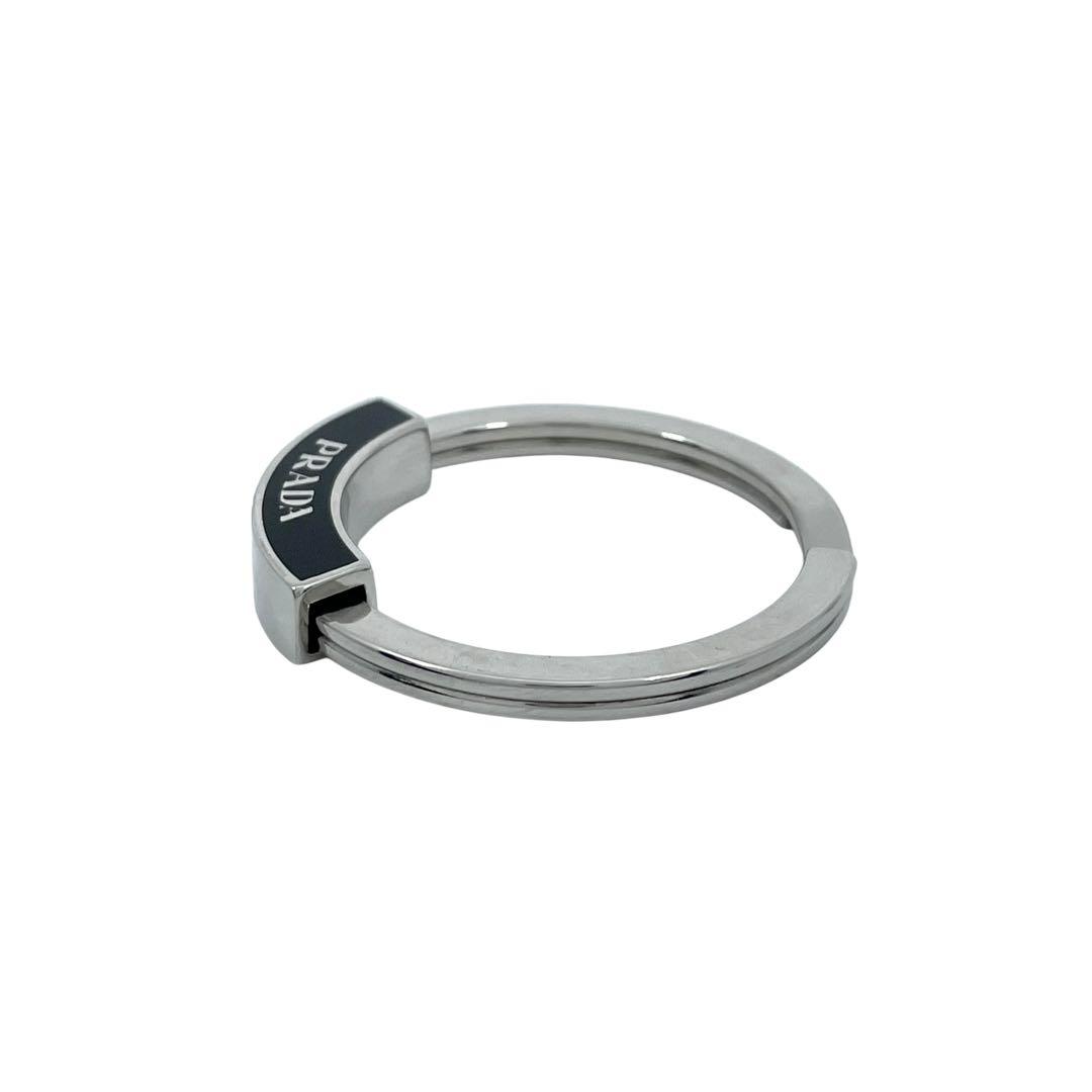 良品　PRADA プラダ　m5 キーリング　リング　キーホルダー　シルバー　ロゴ