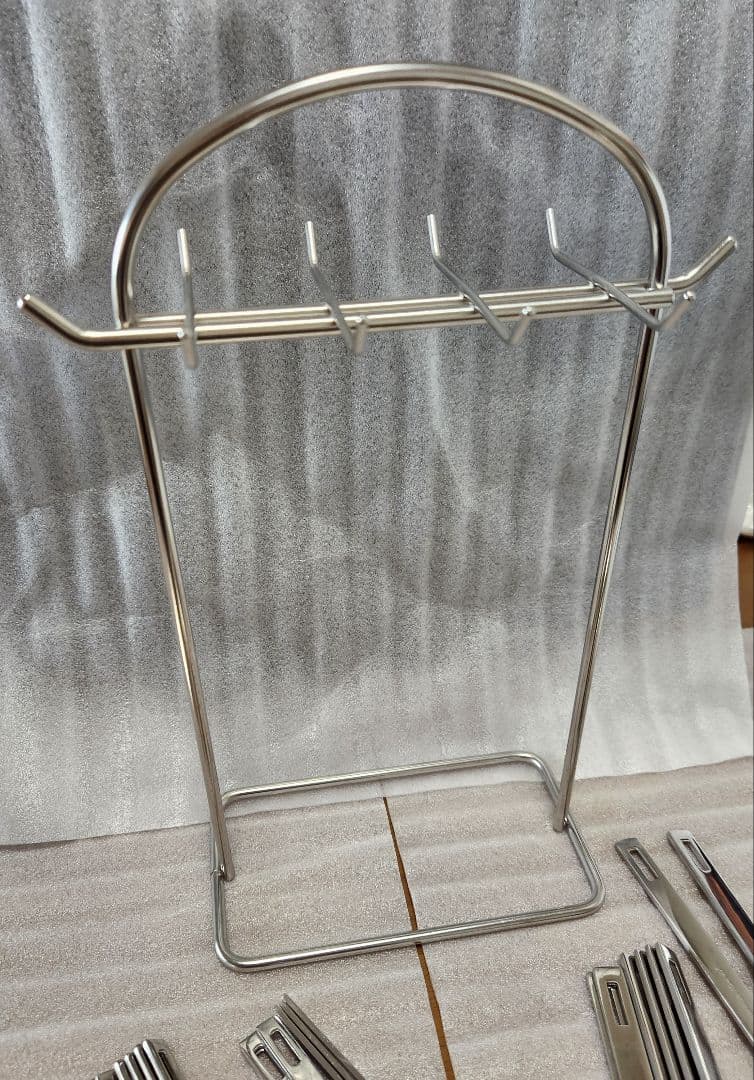 美品　栗原はるみ(スタンド付き)ステンレスカトラリーセット38本