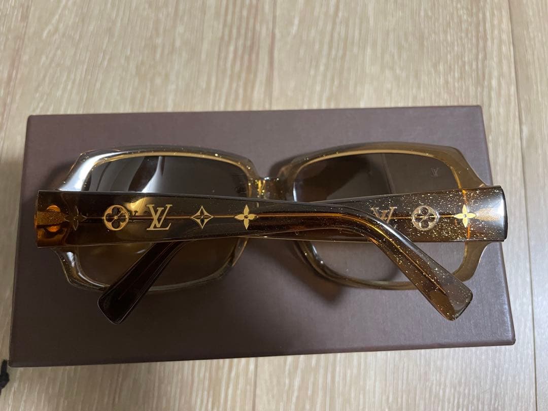 Louis Vuitton アセテートサングラス ケース付き