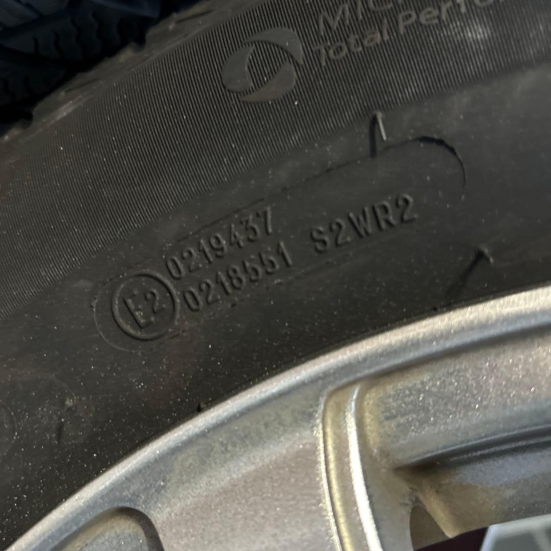 O*a様 Michelin 205/60R16 スタッドレスタイヤセット 引き取