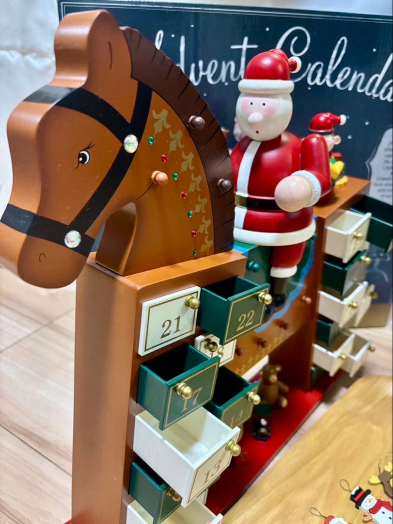 【新品】コストコ　木製アドベントカレンダー サンタと馬