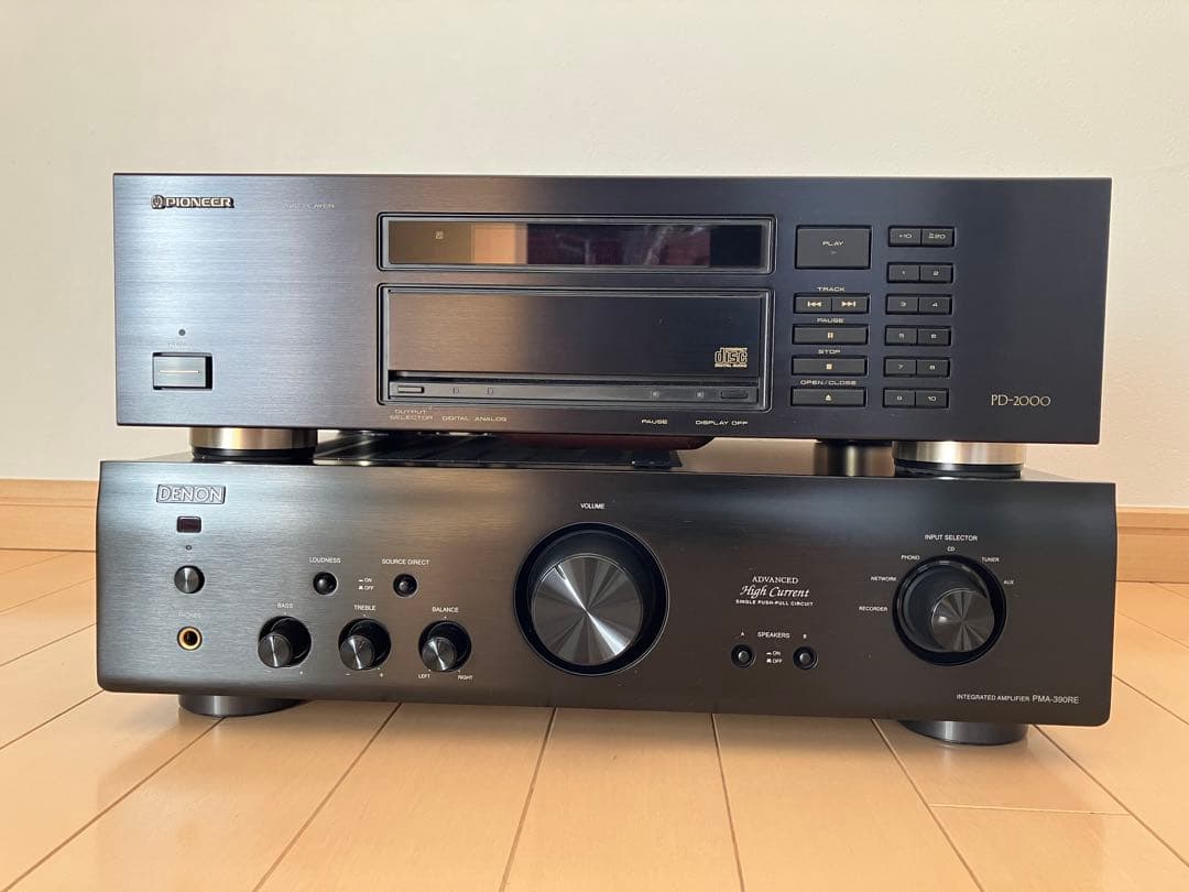 プリメインアンプとCDプレーヤー