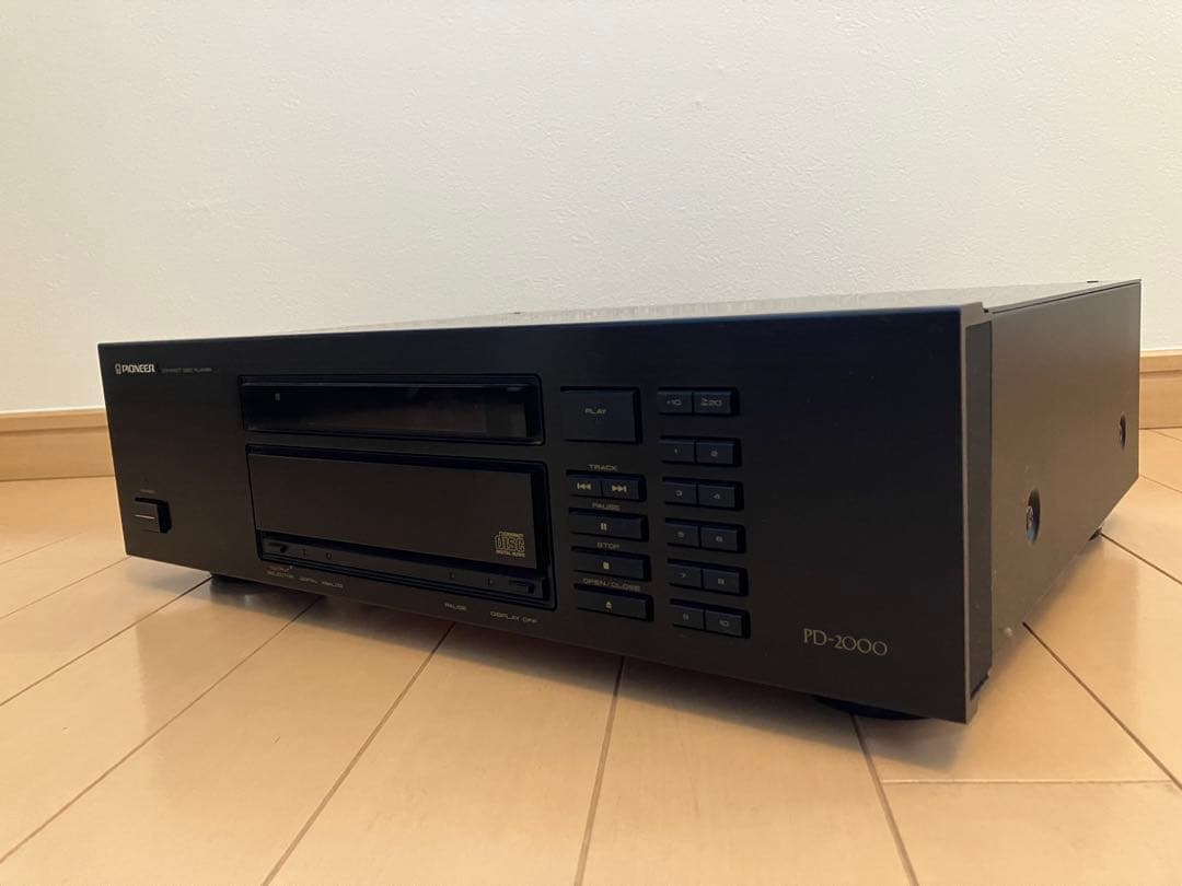 プリメインアンプとCDプレーヤー