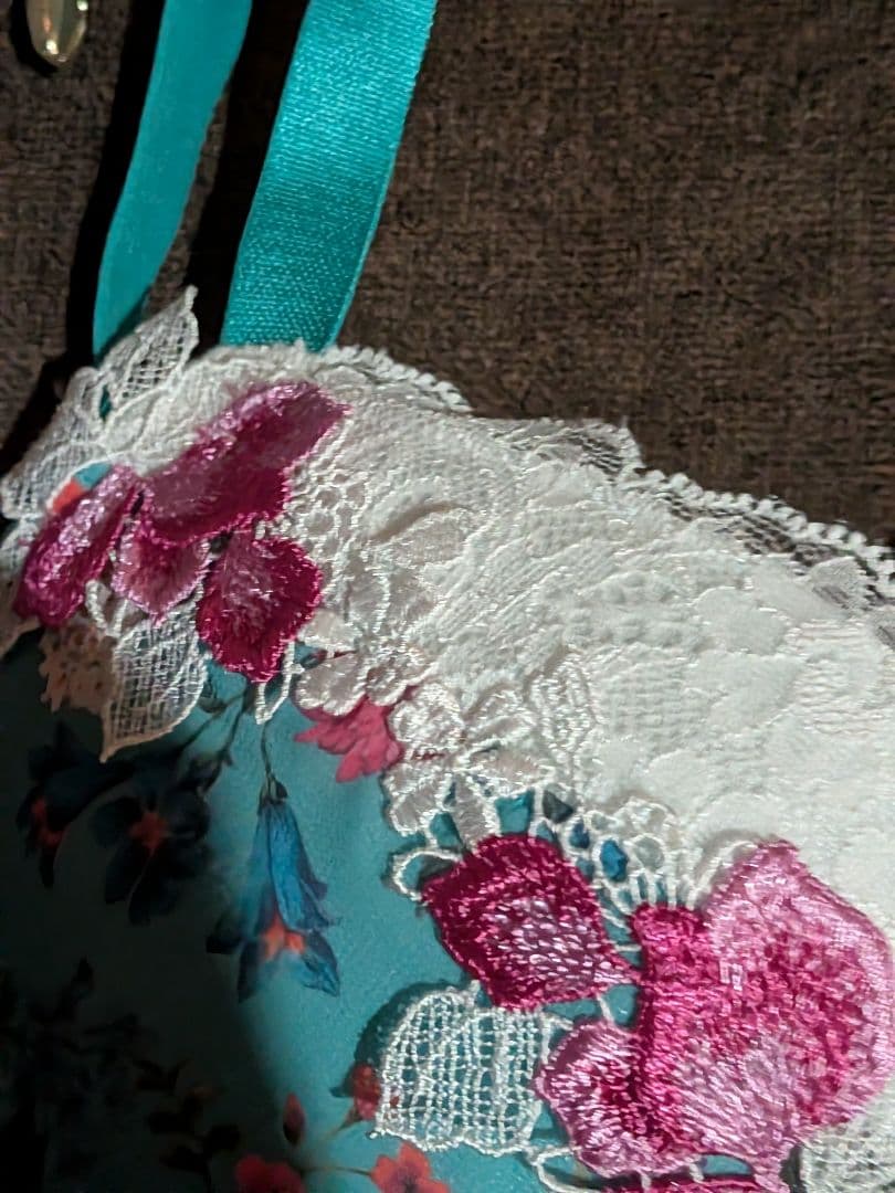 。ひっと様サルート23グループリッチベールブラジャーG65、ショーツMサイズ