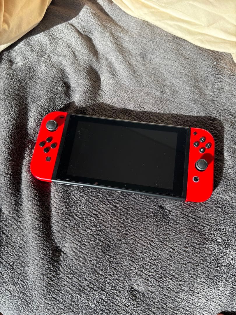 Nintendo Switch 本体 赤 Joy-Con