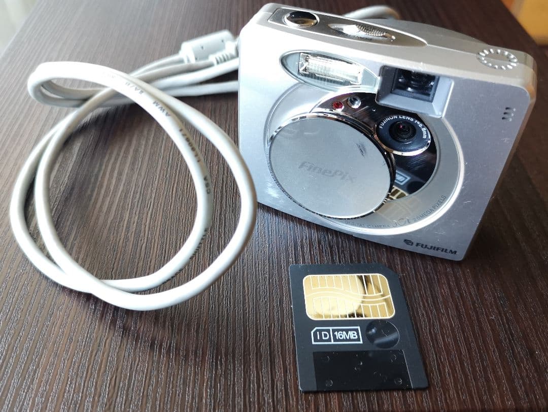 FUJIFILM FinePix30i コンパクトデジタルカメラ