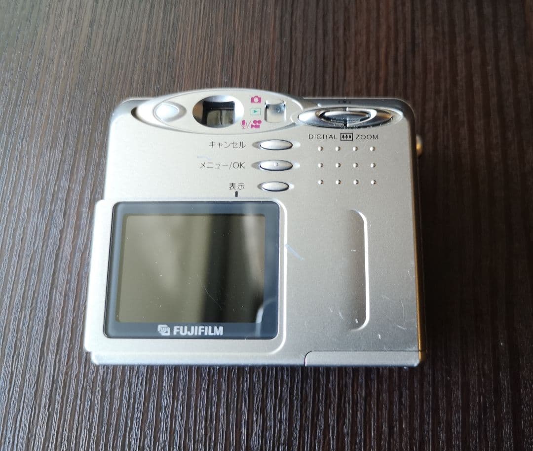 FUJIFILM FinePix30i コンパクトデジタルカメラ