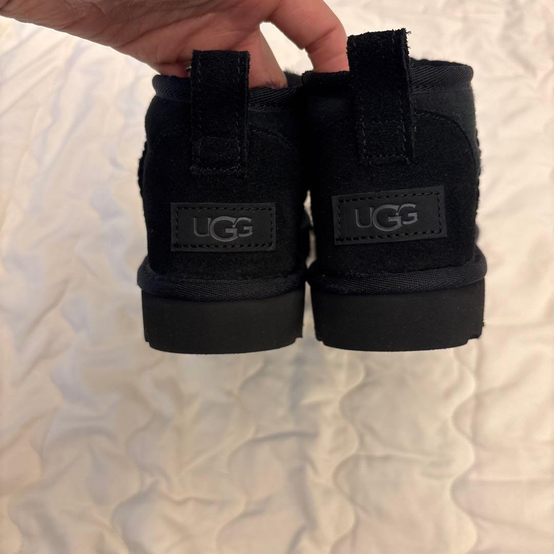 UGG ムートンショートブーツ　23センチ