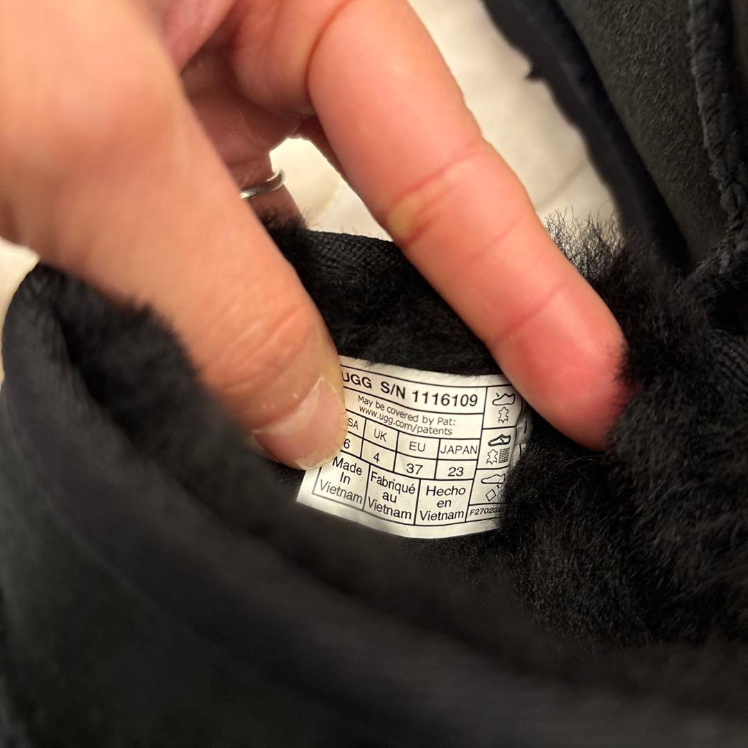 UGG ムートンショートブーツ　23センチ