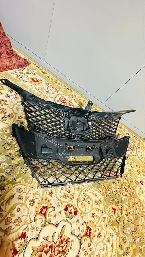 ロゴ入りクラウンバンパーグリル