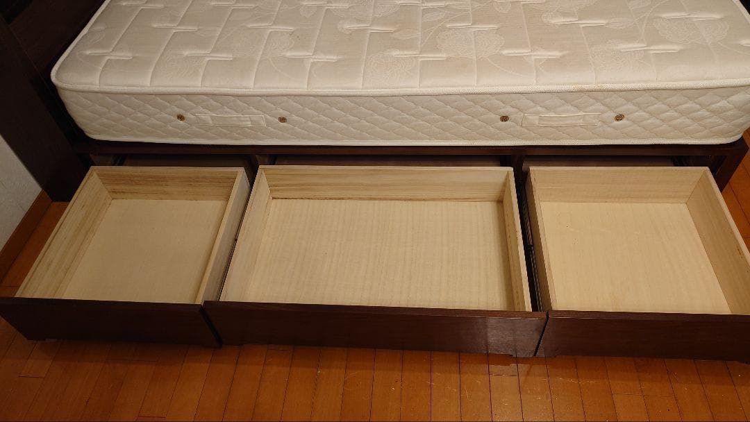 高級木製ベッドフレーム（ダブル）【定価38万円(税抜)／銀座・大塚家具購入】