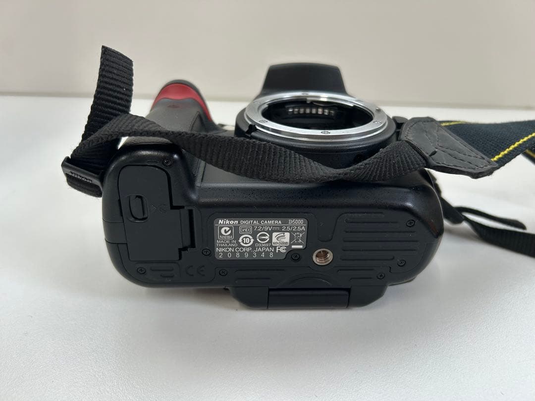 ③Nikon ニコンD5000 レンズ付き ジャンク品