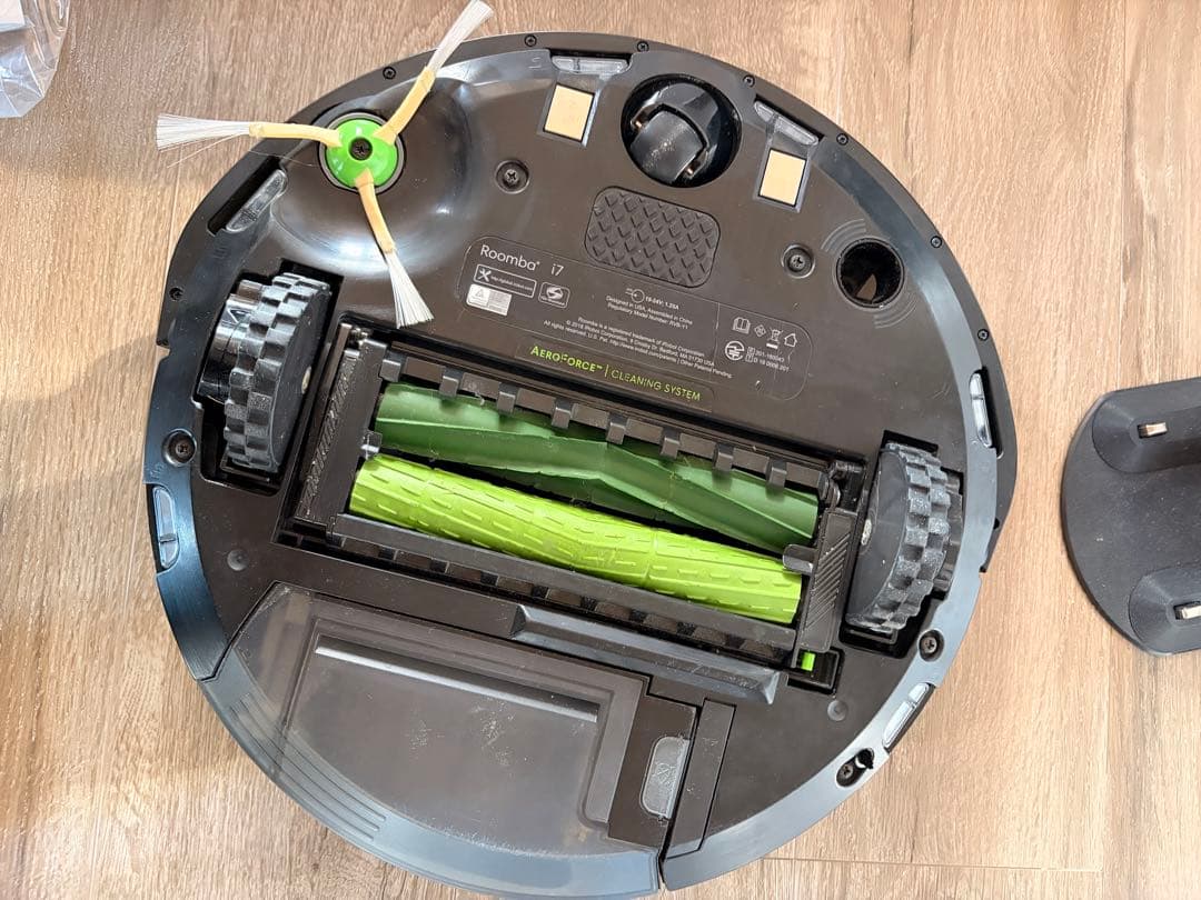 ロボット掃除機　ルンバ　Roomba i7